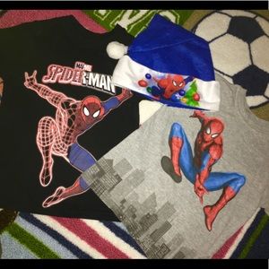 2 Spider 🕷 man t-shirts and Xmas hat